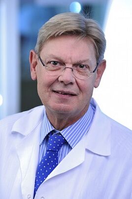 Arzt Orthopäde Peter Kniely